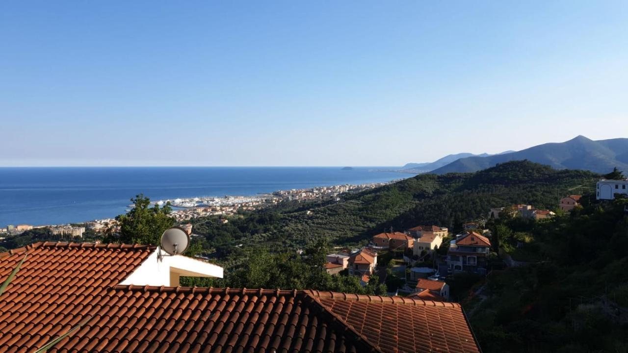 B&B Tra Cielo E Mare Pietra Ligure Dış mekan fotoğraf